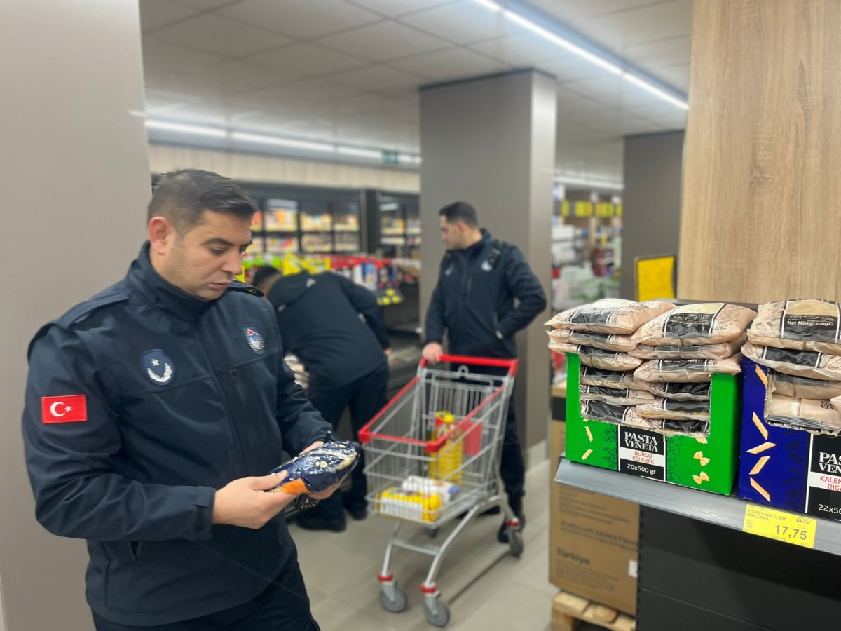 Zabıta Ekiplerinden Market Denetimi